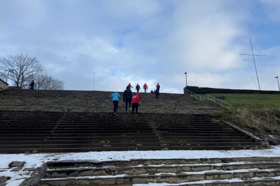 Zum letzten Mal im Jahr 2025 über den Deich.