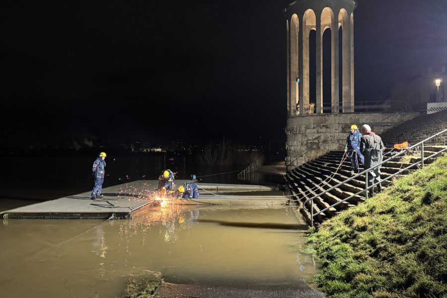Feuerwerk vor Pegelturm
