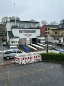 Ordentlich Betrieb vor dem Bootshaus