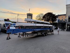 Am Vorabend der Tour: Die Boote sind verladen