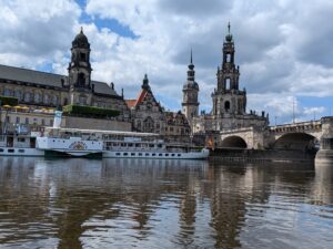 Vorbeirudern an Dresden