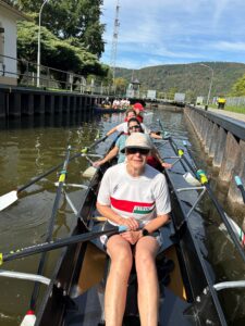 Kurz nach dem Start bereits die erste Schleuse in Bad Ems